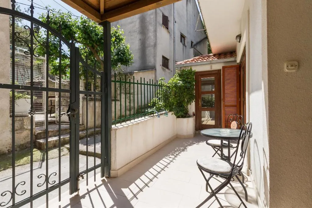 Apartments Varos Split