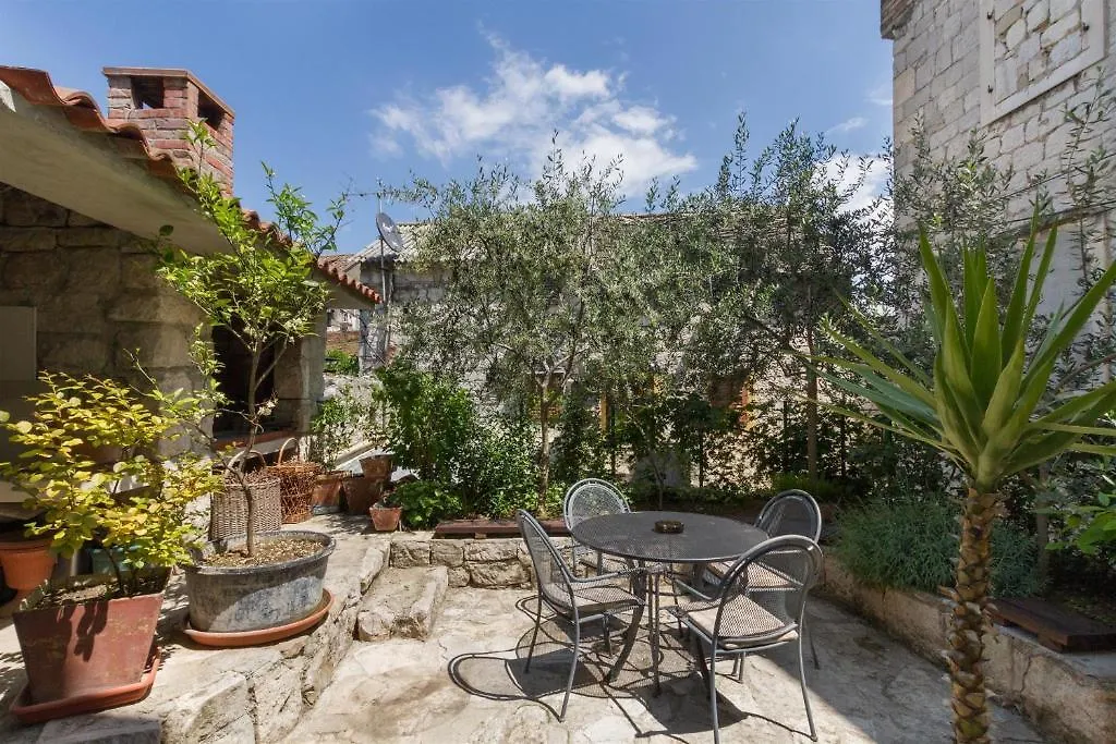 Apartments Varos Split